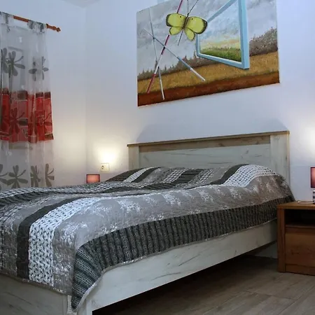 Art House Is A Cozy House With A Private Pool * Rovinjsko Selo