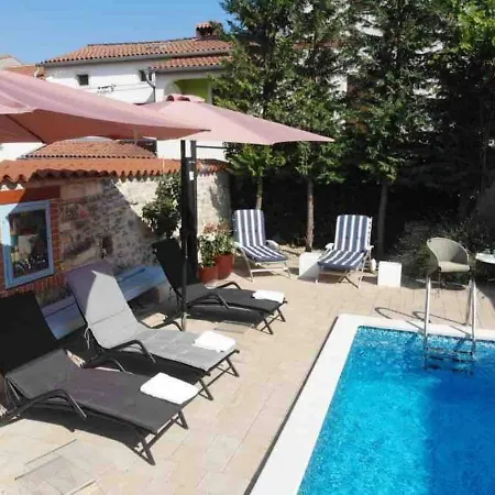 Art House Is A Cozy House With A Private Pool