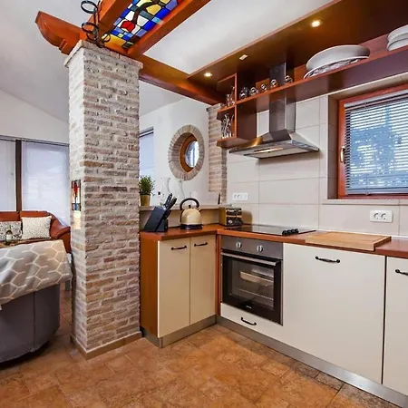 Art House Is A Cozy House With A Private Pool Βίλα *