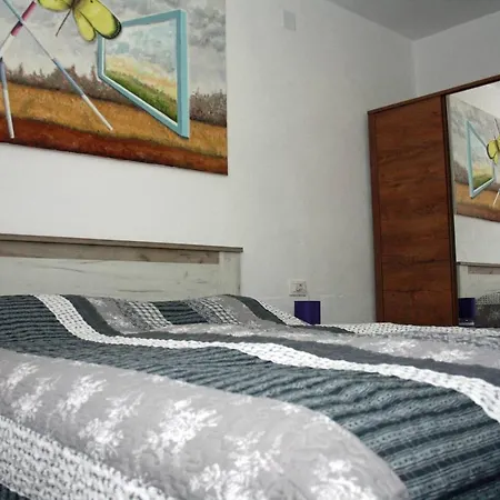 Art House Is A Cozy House With A Private Pool *