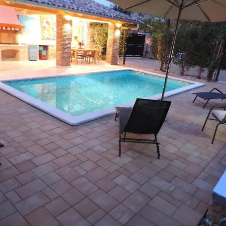 Art House Is A Cozy House With A Private Pool Βίλα