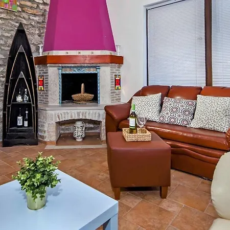 Art House Is A Cozy House With A Private Pool Βίλα