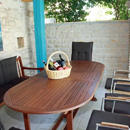 Art House Is A Cozy House With A Private Pool * Rovinjsko Selo