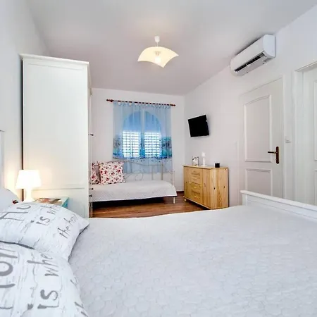 Art House Is A Cozy House With A Private Pool Βίλα Rovinjsko Selo
