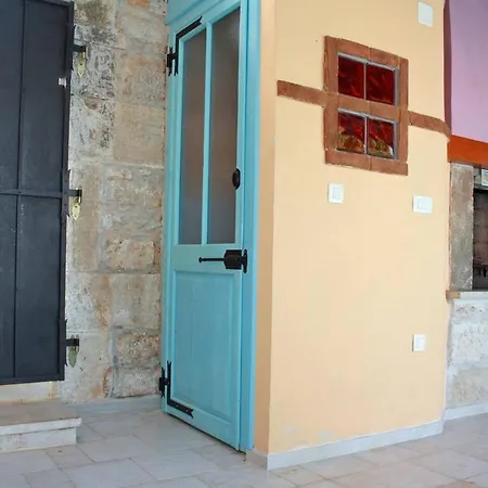 Art House Is A Cozy House With A Private Pool *
